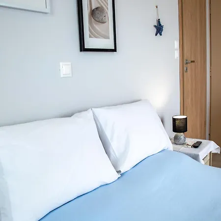 Nefeli Rooms Agia Marina  Exterior photo