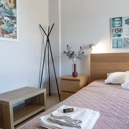 Nefeli Rooms Agia Marina  Exterior photo