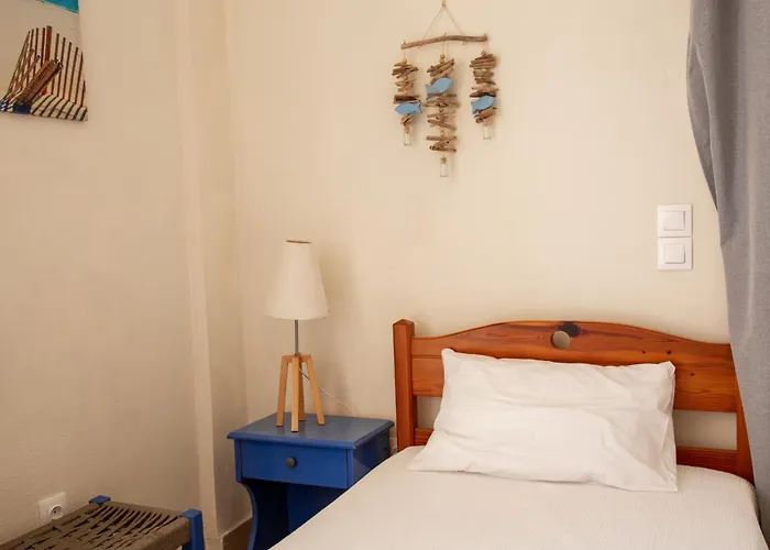 Nefeli Rooms